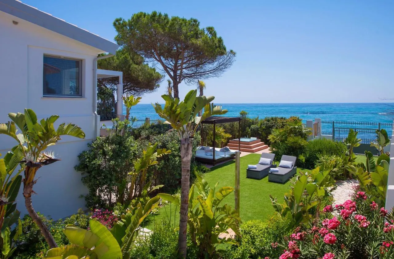 Villa Aurora بولا 0*,